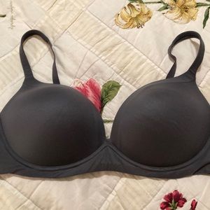 38D gray body by Victoria no wire Victoria’s Secret bra  nice condition
